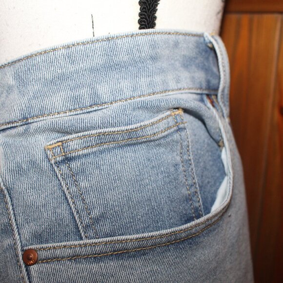 Lane Bryant Signiture Fit Straight Leg Crop Jean Embroidery and Rhinestone Sz 22 - Picture 6 of 13